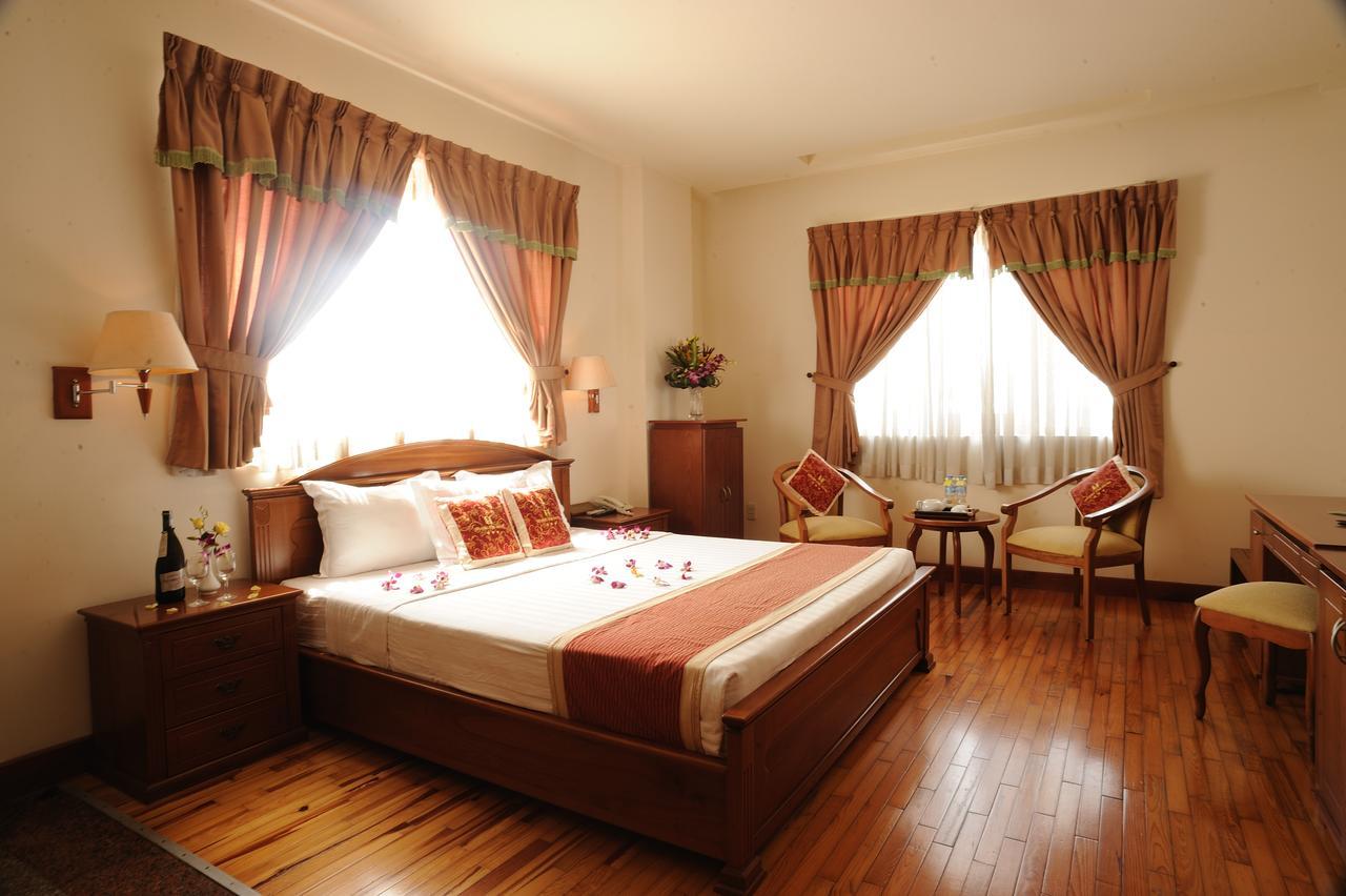 Hoang Yen 2 Hotel Thu Dau Mot Esterno foto